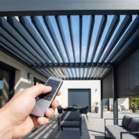 Pérgola Inteligente de Aluminio con Control Remoto y por Aplicación, Techo de Láminas Motorizado para Área de Estar al Aire Libre, Gazebo de Aluminio con Láminas
