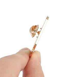 Attack On Titan Anime dibujos animados Metal insignia sombrero broche bolsa accesorios ropa esmalte solapa pines artesanías <span class=keywords><strong>de</strong></span> Metal - Product Image 6