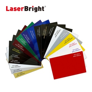 <span class=keywords><strong>Plaque</strong></span> d'immatriculation laser en <span class=keywords><strong>aluminium</strong></span> personnalisée en métal gravable pour voiture 5.88 "x 11.88" Plaques d'immatriculation automatiques <span class=keywords><strong>Gravure</strong></span> laser deux couleurs - Product Image 4