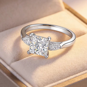 <span class=keywords><strong>Bague</strong></span> en moissanite plaquée platine 1,2 carat de forme carrée, <span class=keywords><strong>bague</strong></span> de fiançailles tendance pour femmes avec certification GRA - Product Image 4