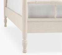Lit à baldaquin vintage français blanc, tissu floral crème rose clair, chambre de fille, lit double en bois massif