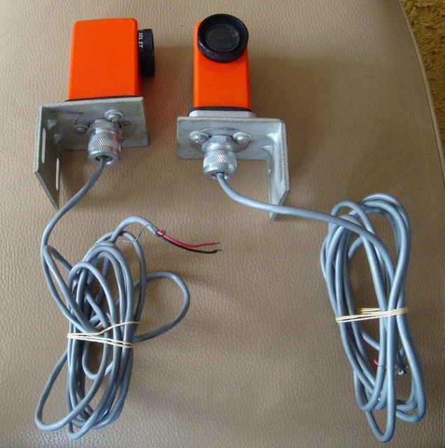 2 X Fe 5rb Photoelectric Switch Microswitch Plc Brand New, Original Product with a One-year Warranty