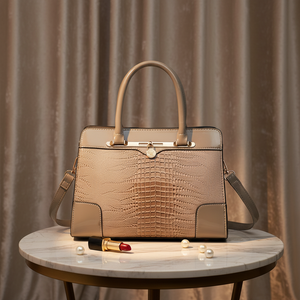 Sac fourre-tout structuré en <span class=keywords><strong>cuir</strong></span> PU imperméable avec rabat, motif alligator, bandoulière amovible, capacité 2-2,9 L, sac à main de luxe pour femme, idéal au quotidien - Product Image 2
