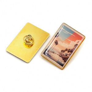 Pins de metal esmaltados suaves y duros personalizados al por mayor con diseño propio, logotipo y nombre para sombreros y solapas, ideales para ropa. - Product Image 4