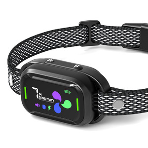 Collar inteligente de control de ladridos para perros con pantalla a color y dispositivo de entrenamiento con descarga eléctrica, material ABS negro - Product Image 2