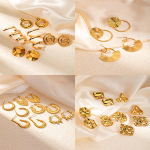 <span class=keywords><strong>Pendientes</strong></span> de Acero de Titanio de Alta Calidad para Mujer, Chapados en <span class=keywords><strong>Oro</strong></span>, Múltiples Estilos, Joyería Hipoalergénica, <span class=keywords><strong>Pendientes</strong></span> de <span class=keywords><strong>Aro</strong></span> con Forma de Flor y Corazón - Product Image 2