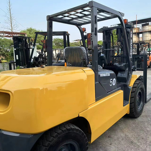 Chariot élévateur Komatsu FD50 d'occasion, très demandé, avec moteur diesel d'origine puissant - Product Image 1