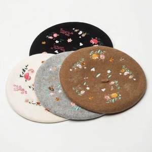 Béret décontracté brodé pour femme automne-hiver, nouveau béret en laine motif oiseaux et fleurs avec broderie personnalisée pour le sport, les fêtes et la pêche - Product Image 1