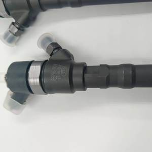 Injecteur de carburant à rampe commune 0445110197 A6680701187 injecteur de carburant diesel est applicable à 414.700 <span class=keywords><strong>VANEO</strong></span> - Product Image 2