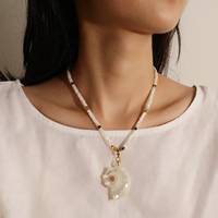 Collier d'été bohème en perles de coquillages naturels blancs, pendentif spirale en coquillage, réglable, fait main, pour vacances à la plage