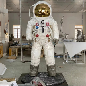 Sculpture d'astronaute grandeur nature en fibre de verre, <span class=keywords><strong>statue</strong></span> réaliste d'astronaute avec base en roche lunaire <span class=keywords><strong>pour</strong></span> centre commercial, musée scientifique, espace spatial - Product Image 1