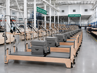 Reformer Pilates Commercial en Bois d'Érable avec Cadre en Acier Inoxydable, Demi-Cadillac Portable et Réglable pour Studio de Pilates, OEM ODM