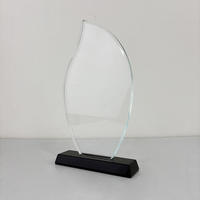 Trophée en verre cristal personnalisé en forme de flamme vierge Trophée de plaque cristal avec base