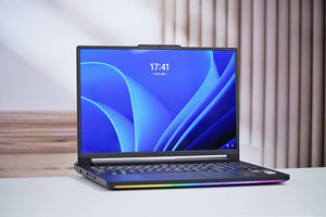 Ordinateur portable de jeu haut de gamme Ienovo <span class=keywords><strong>LEGION</strong></span> Y9000P Ultra 2025 16 pouces 2.5K 240Hz 0.08ms Oled Ultra 9 275HX RTX 5080 32 Go de RAM 1 To de SSD - Product Image 3