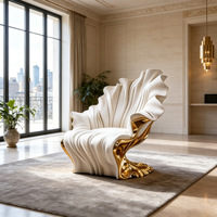 Fauteuil de salon artistique de luxe léger en fibre de verre, design coquillage, pétales plissés, irrégulier, plaqué or, design alien, pour usage domestique individuel