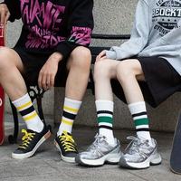 Chaussettes personnalisées avec logo de marque, broderie jacquard en gros pour hommes et femmes, chaussettes en coton écologiques personnalisées