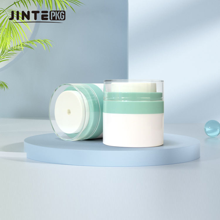 Blanc + collier vert