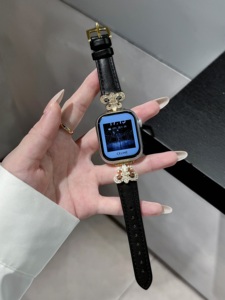 Directo de fábrica <span class=keywords><strong>Kroos</strong></span> Heart Connector Correa de cuero de becerro Correa retro y de moda adecuada para Apple 1-10 generaciones - Product Image 3