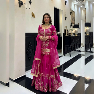 Ensemble Salwar Kameez rose brodé avec travail miroir, style Anarkali, longueur ras du sol, tenue traditionnelle pour mariage et fêtes pour femmes - Product Image 1