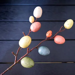 다채로운 부활절 달걀 나무 가지 실내 꽃병 장식