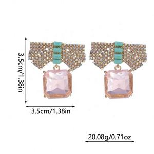 Pendientes de Lazo con Flores y Diamantes de Lujo, Diseño Profesional Personalizado, Chapados en Oro, para Mujer, Disponibles en Varios Colores - Product Image 3