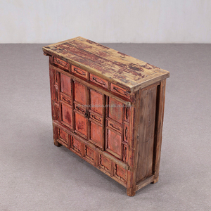 Comodino e Mobile in Stile Cinese Tradizionale Vintage <span class=keywords><strong>con</strong></span> Laccatura Rossa Invecchiata, Fatto a Mano per Case d'Ospitalità in Stile Wabi-Sabi - Product Image 6