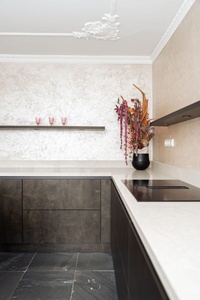 <span class=keywords><strong>Meuble</strong></span> de cuisine de luxe au design mat foncé, four encastrable, ensemble de salle à manger assorti disponible - Product Image 3