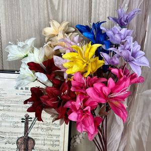 Bouquet de lys artificiels Yixuan, fleurs en soie réalistes, décoration de mariage, arrangement pour salon - Product Image 1