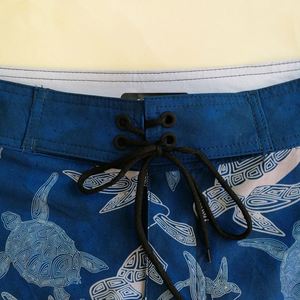 Shorts de surf pour hommes, design personnalisé, tissu extensible 4 directions, motif floral, grande taille, respirant, vente en gros - Product Image 2