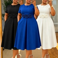 Robe Africaine Tendance J8667 pour Femme – Élégante Robe Décontractée à Fleurs 3D, Taille Haute, Col Rond, Manches Courtes – Idéale pour le Bureau