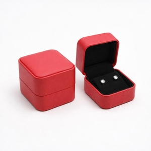 Boîte à boucles d'oreilles minimaliste de luxe en similicuir à charnière, présentoir à bijoux avec insert en éponge, logo personnalisé en relief, prix de gros usine - Product Image 6