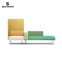 Canapé de bureau commercial de style américain SpaceUnited, cadre en bois massif, dossier haut, écran premium