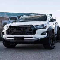 Kit carrosserie de lifting complet avec pare-chocs avant et calandre pour Toyota Hilux 2016-2020, transformant le véhicule en style GR Sport 2023