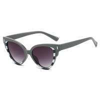 Lunettes de soleil œil-de-chat élégantes et décontractées pour femmes, protection UV, verres PC – Tendance transfrontalière européenne et américaine, personnalité affirmée