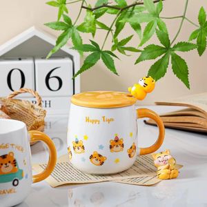 <span class=keywords><strong>Taza</strong></span> y tapa de tigre de dibujos animados para niños, <span class=keywords><strong>Taza</strong></span> de cerámica con cuchara, caja de Color, regalo Kawaii - Product Image 2