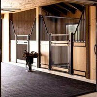 Façades de boxes à chevaux sur mesure et cloisons d'écuries robustes en acier galvanisé à chaud, écuries modulaires portables européennes
