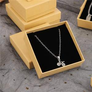 Boîte à bijoux en carton kraft avec gaufrage et pelliculage mat pour bracelet, boucles d'oreilles, collier de perles, bague, emballage personnalisé - Product Image 2
