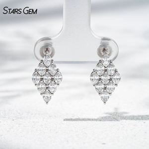 Boucles d'oreilles en diamant de laboratoire en or blanc 18 carats taille marquise 1.69CTW DEF Couleur VS Clarté Boucles d'oreilles en pierre de diamant de laboratoire - Product Image 1
