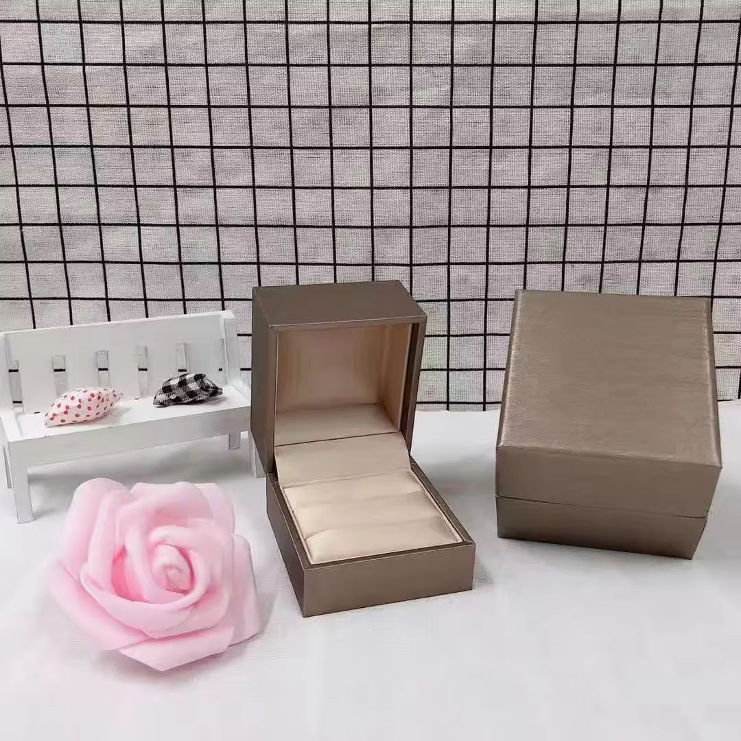 กล่องแหวน (เดี่ยว)