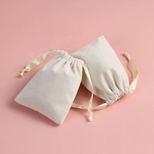 Sac à bijoux en velours élégant de haute qualité 7x9 cm, petite pochette avec cordon de serrage en ruban pour vos collections de pierres précieuses - Product Image 3