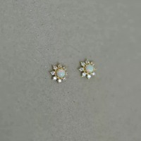 Elegante S925 Silber Blütenblatt-Ohrringe 925 Silber Opal Blumen-Ohrstecker