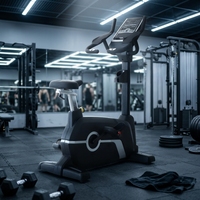Bicicleta de Spinning Comercial de Alta Calidad con Transmisión Autoalimentada, Resistencia Ajustable, Construcción de Acero, Bicicleta de Fitness Vertical en Oferta