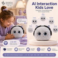 Peluche de Gato Gris con IA, Auriculares Negros, Orejas Plateadas, Sensor Táctil, Clonación de Voz, +50 Idiomas, Memoria de Larga Duración, WiFi 2.4G, CE