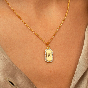 Collier pendentif octogonal étanche avec lettres personnalisées pavées de cristaux, <span class=keywords><strong>bordure</strong></span> en zircon étincelant, bijoux à porter au quotidien - Product Image 1
