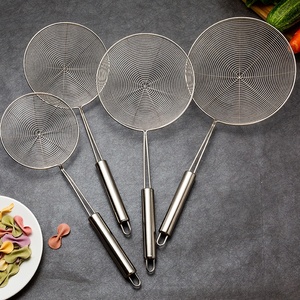 Écumoire professionnelle en acier inoxydable pour fondue, avec <span class=keywords><strong>filet</strong></span> filtrant anti-brûlure, poignée antidérapante et crochet unique, pour friture domestique - Product Image 1