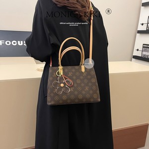 <span class=keywords><strong>Sac</strong></span> à main de luxe pour femme 2026, <span class=keywords><strong>sac</strong></span> messager transfrontalier avec chaînes à boucles et fermeture éclair, couleur platine - Product Image 3