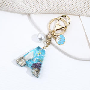 พวงกุญแจตัวอักษรเรซิ่นภาษาอังกฤษ 26 ตัว รุ่น Ocean Series Shell Letters เครื่องประดับยอดนิยม - Product Image 6