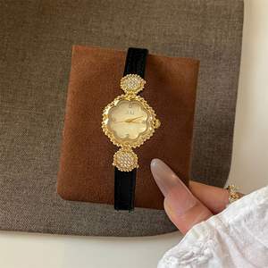 Montre à quartz vintage IEKE Little Camellia, montre rétro de <span class=keywords><strong>cour</strong></span>, montre pour femmes sertie de diamants, <span class=keywords><strong>petit</strong></span> cadran en nacre, fabricant - Product Image 4