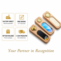 Plaque de trophée personnalisée en bois avec emblème doré, fabrication directe d'usine, logo personnalisé OEM, faible MOQ, cadeau de reconnaissance d'entreprise, vente en gros
