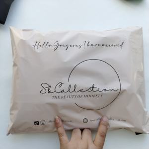Sacs postaux à motifs très demandés, logo de marque personnalisé, sacs d'emballage pour boutique en ligne, adaptés à l'industrie du vêtement. - Product Image 4